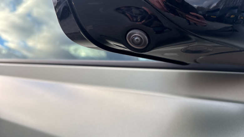 Land Rover Defender 3.0 D250 HSE 90 3dr Auto Diesel Estate